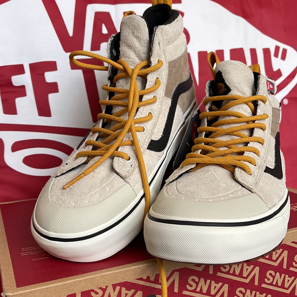 Vans Sk8-Hi Mte-2
Utility Pop White Multi
VNOA5HZZJ5K
Men’s boots - sneakers - Picture 8 of 16